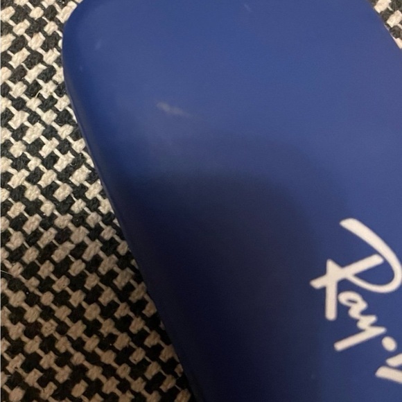 Ray Ban glasses case - Picture 3 of 11